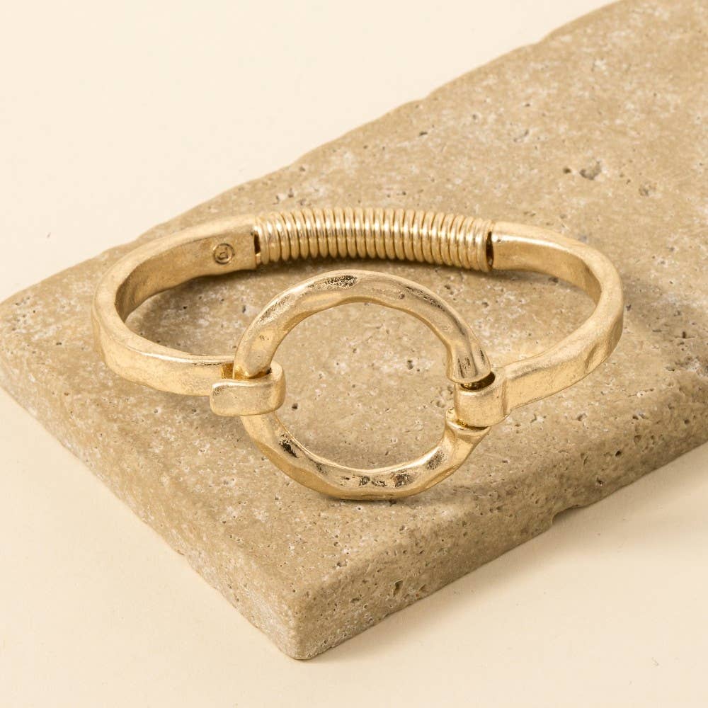 Hammered Circle Bangle Bracelet: Gold